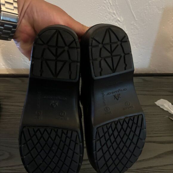 NEW! Anywear Guardian Angel Step Slip Resistant - 1175 - Picture 3 of 3